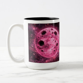 Rosa Mond mit Asteroidenlöchern Zweifarbige Tasse