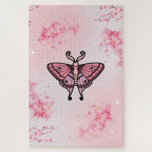 Rosa Moth mit Sakura Blume Hintergrund Puzzle<br><div class="desc">Feiern Sie die Magie des Frühlings mit Sakura Bliss, einem strahlenden Design mit rosa Farbtönen und dem lebendigen Geist der Erneuerung. Delikate Sakura Blüten treiben anmutig über die Szene und rufen Gefühle der Freude und Transformation hervor. Dieses Stück bietet eine erfrischende Erinnerung der Schönheit der Natur und der aufblühenden Energie...</div>