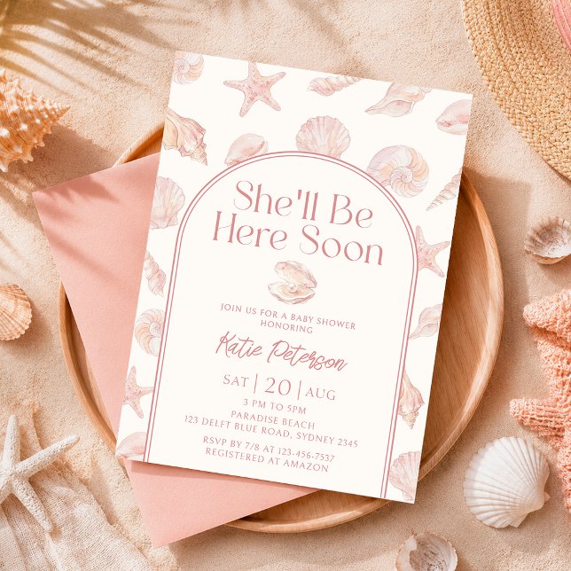 Rosa Muschel Sie wird hier Baby Shower Einladung (Von Creator hochgeladen)