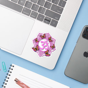 Rosa-Om-Mandala-Design mit lila Schmetterlingen Aufkleber