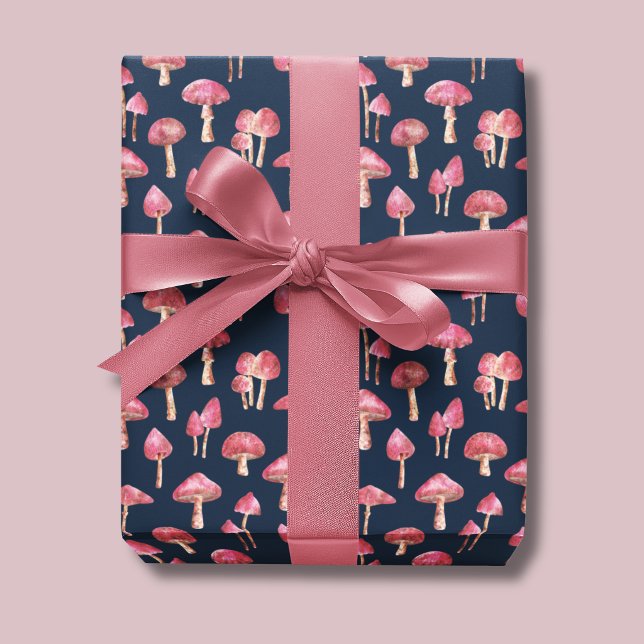 Rosa Pilzmuster Geschenkpapier (Pink mushroom wrapping paper. Woodland mushrooms on navy blue background.)