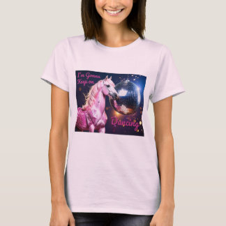 Rosa Pony in einem Club T-Shirt