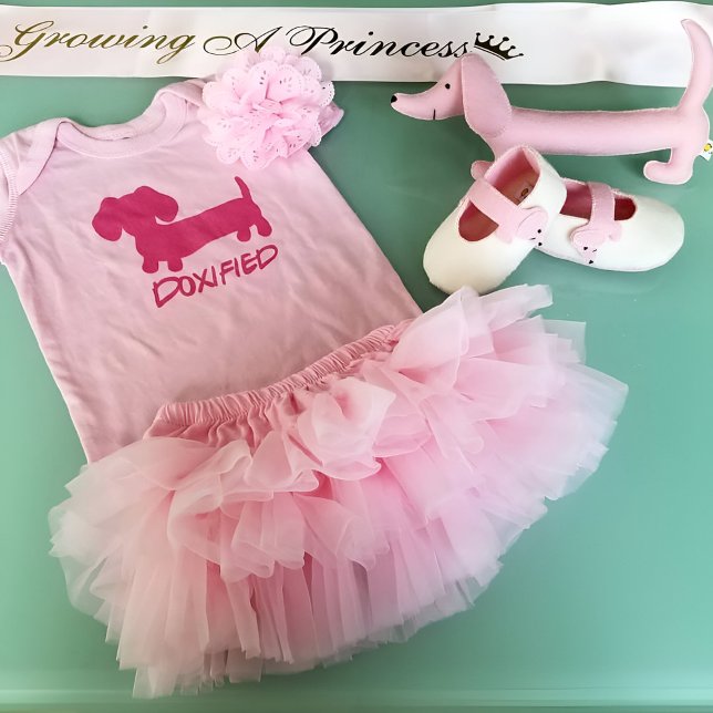 Rosa Prinzessin Dackel Doxified Baby One Piece Baby Strampler (Doxified one piece for a up and coming dachshund lover, paired with a sweet tutu.)