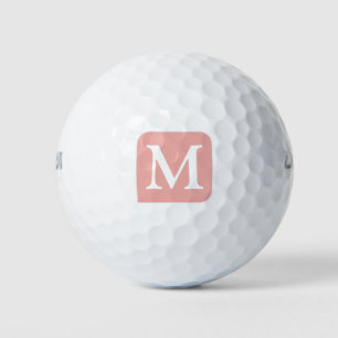 rosa Quadrat mit eigenem, individuellem Golfball