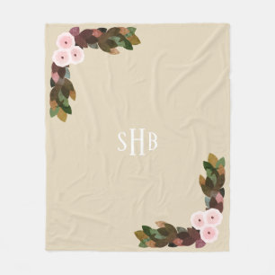 Rosa Ranunculus Blume und Foliage mit Initialen Fleecedecke