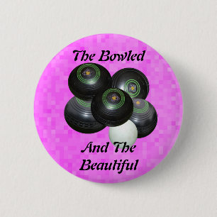 Rosa Rasenschüsseln gekocht und schön. Button