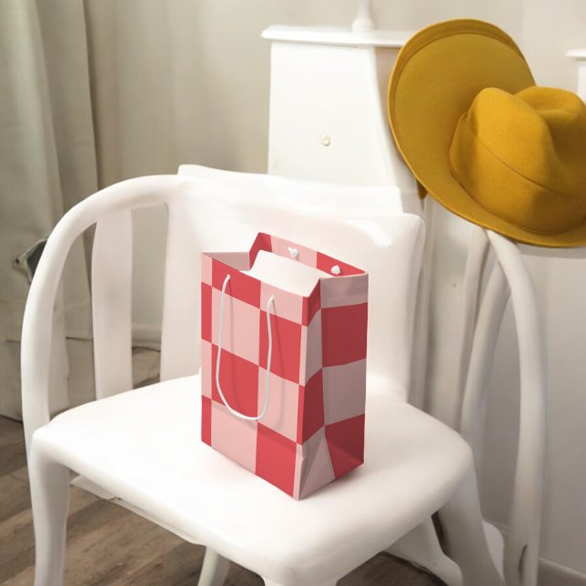 Rosa Red Checkered Gingham Pattern Mittlere Geschenktüte (Von Creator hochgeladen)