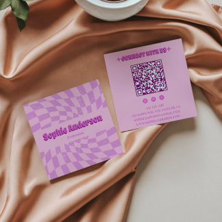 Rosa Retro Groovy Wellen Kariert mit QR-Code Quadratische Visitenkarte