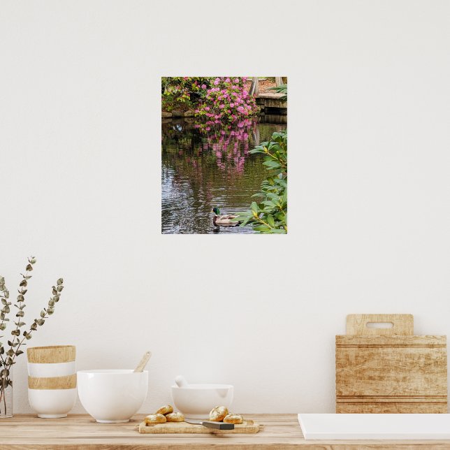 Rosa Rhododendronblüten Wasserreflexion Poster (Küche)