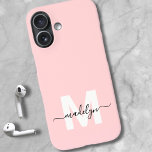 Rosa Rosa Elegant Minimaler Name Monogramm iPhone 16 Hülle<br><div class="desc">Personalisiert Blush Pink Initial Monogram Phone Case. Fügen Sie Ihrem Handy eine Touch von Eleganz und Weiblichkeit mit diesem stilvollen personalisierten Gehäuse hinzu. Dieses Design mit einem weichen, rosa Hintergrund, einem knusprigen weißen Anfangsbuchstaben und einem schwarzen Skriptnamen verleiht Ihrem Alltagszubehör einen luxuriösen, modernen Look. Ideal für Schwestern, Studierende oder Fachleute,...</div>