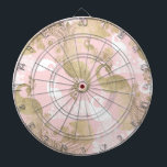 Rosa Rosa-Goldmedaille Dartscheibe<br><div class="desc">Das ist ein schöner rosa,  weißer und goldener,  geometrischer Pfauenvogel auf weißem Hintergrund. Ein elegantes,  pastellfarbenes Blumenmuster eignet sich ideal für eine Glasveranstaltung. Design mit Ihrer Nachricht und Informationen. Alle Designs sind gedruckt.</div>