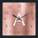 Rosa Rosa - Rose Gold Metallischer Monogramm Name Quadratische Wanduhr<br><div class="desc">Blush Pink - Rose Gold Imitats Edelstahl Foil Monogram Name und Initial Custom Unique Personalisiert Wall Clock für das Haus oder Büro. Die Wall Clock macht das perfekte Weihnachtsgeschenk für den süßen,  16.,  18.,  21.,  30.,  40.,  50. oder 60. Geburtstag für jemanden,  der eine rosa metallische Dekoration Liebe.</div>