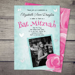 Rosa Rose, Aqua Blau, Silbercharmen Bat Mitzvah Folieneinladung<br><div class="desc">Bewegen Sie sich um und verkleinern Sie die zauberhaften Silber-Folie-Features in dieser Fledermausmitzvah-Einladung. Schmetterlinge, Libellen und Herzen umgeben Ihr Foto auf dieser leicht zu bedienenden Fledermausmilch-Vorlage. Rosa Rosen verleihen Vintagen Gartenfackeln mit schönen türkisfarbenen Aquarelltexturen. Ideal für Aqua, Blau, Aquamarine, Cyan Geburtstag Party Farbpalette. Ändern Sie die Farben und Schriftart des...</div>
