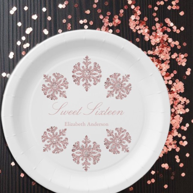 Rosa Rose Gold Snowflake Winter Sweet 16 Pappteller (Von Creator hochgeladen)