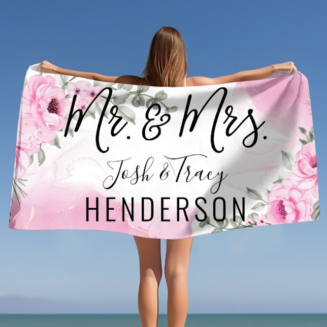 Rosa Rose Mr. & Mrs. Wedding oder Jubiläumsgeschen Strandtuch (Pink Rose Mr. & Mrs. Wedding or Anniversary Gift Beach Towel)