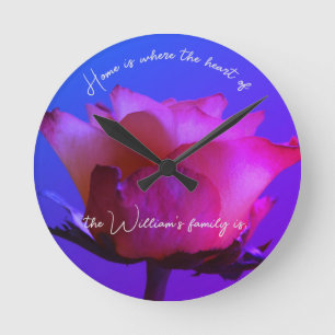 Rosa Rose personalisierbare Wandklemme Runde Wanduhr