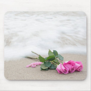 Rosa Rosen am Strand Sand Mousepad
