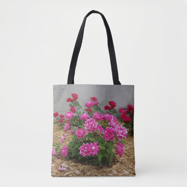 Rosa Rosen auf der ganzen Tasche (Vorderseite)
