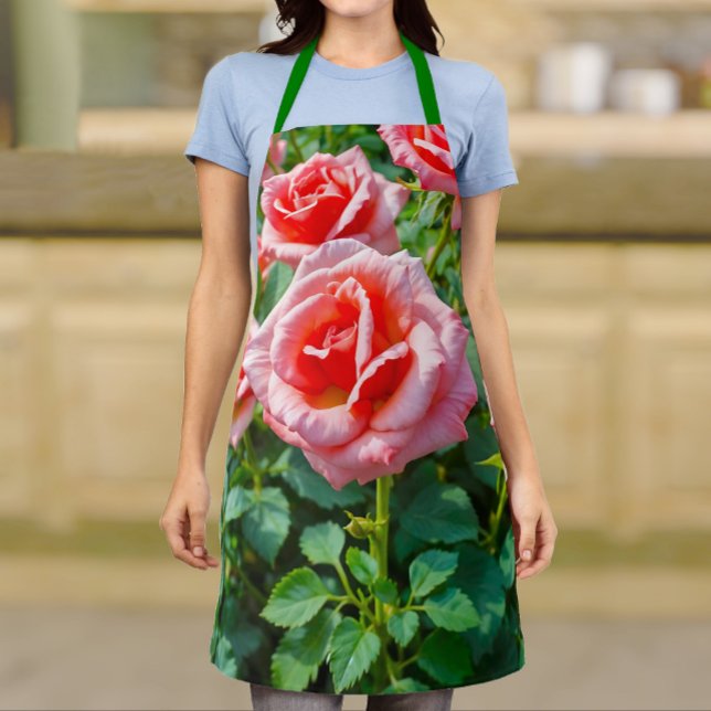Rosa Rosen Schürze (Von Creator hochgeladen)
