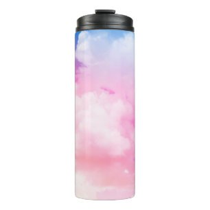 Rosa, Ruhe, Blau, gelbe Wolken und Himmel. Abstrak Thermosbecher