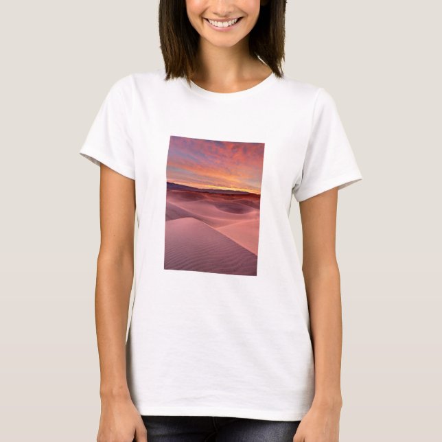 Rosa Sanddünen, Death Valley, CA T-Shirt (Vorderseite)
