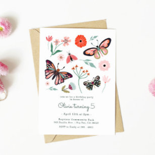 Rosa Schmetterlingsbugs Blume Geburtstagsfeier Ein Einladung