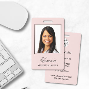 Rosa Schrift-Logo Foto Make-up  Ausweis
