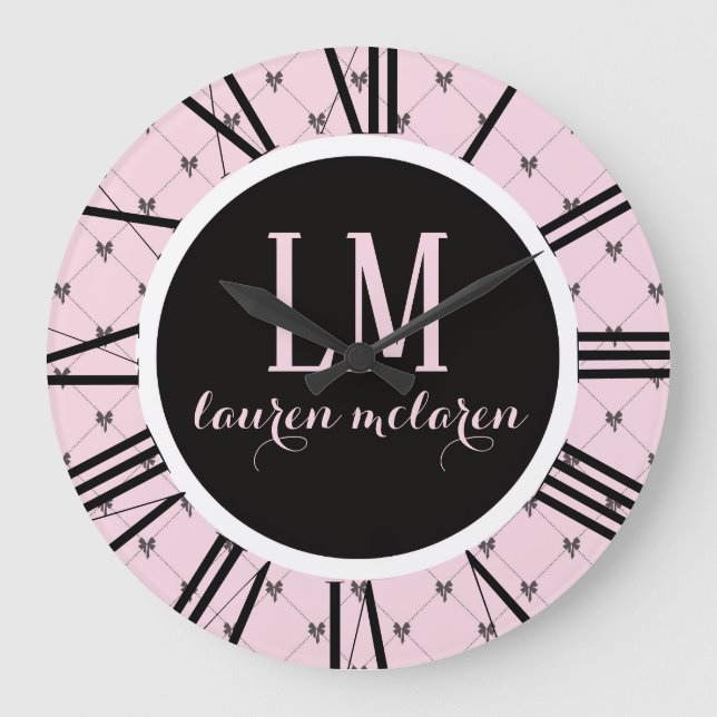 Rosa & schwarze Schleife Monogramm Große Wanduhr (Vorderseite)