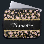 Rosa, schwarze und goldfarbene Foil Confetti Monog Laptopschutzhülle<br><div class="desc">Rosa,  Schwarz und Imitate Gold Foil Polka Dot Confetti Muster Elegant Monogram Schläfchen. Diese Hülle kann so angepasst werden,  dass sie Ihren Anfangs- und Vollnamen enthält.</div>