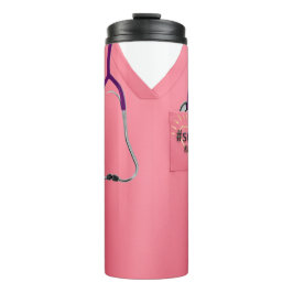 Rosa Scrubs mit Blumendesign und Stethoskop Thermosbecher