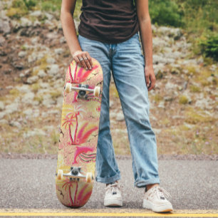 Rosa Skateboard im tropischen Paradies