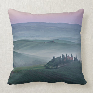 Rosa Sonnenaufgang über einem Kissen