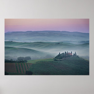 Rosa Sonnenaufgang über einem Toskana-Landschaftsp Poster