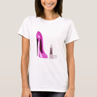 Rosa Stilett-Schuh-und Lippenstift-Kunst T-Shirt