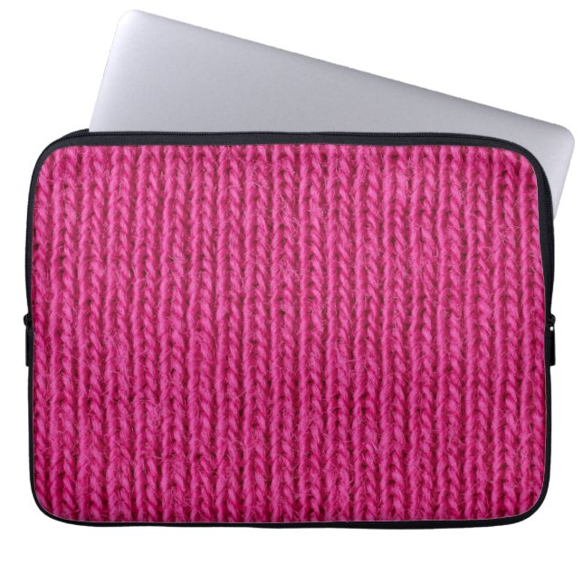 Rosa Strickwolle nah Laptopschutzhülle (Vorderseite)