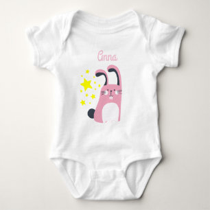 rosa süßer Hase mit Namen und Sternen Baby Strampler