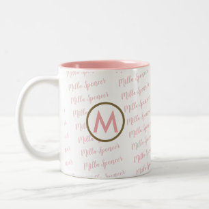 rosa Tasse mit Monogramm und Namensmuster