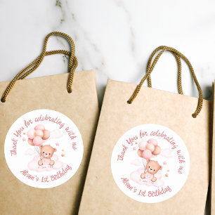 Rosa Teddybär mit Ballons auf Wolken Runder Aufkleber