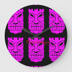 Rosa Tiki Skulptur Thunder_Cove Große Wanduhr