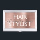 Rosa-u. Rosen-Gold gebürsteter Metallhaar-Stylist Visitenkarten Dose<br><div class="desc">Rosa-u. Rosen-GoldImitat gebürsteter Metallhaar-Stylist-Minimalistischer Geschäfts-Kartenhalter. Rosa-u. Rosen-ist- Gold gebürsteter Metallfolien-Haar-Stylist-Geschäfts-Kartenhalter für einen Haar-Stylisten oder eine Schönheit perfekt,  die beruflich sind.</div>