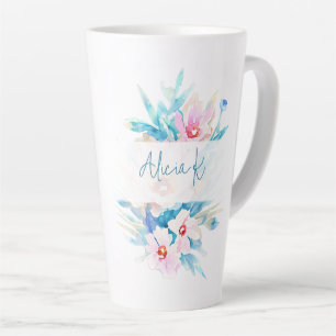 Rosa und blaue Aquarellblumen personalisiert Milchtasse