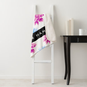 Rosa und blaue Dahlie, Blumenmuster, Ihr Name Sherpadecke