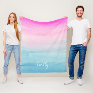 Rosa und blaue Wasserfarben Ombre Füge Deinen Na Fleecedecke