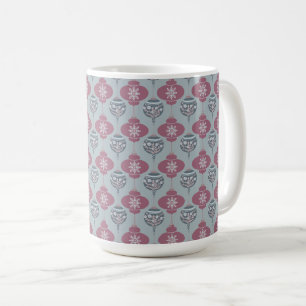 Rosa und blaue Weihnachtsschmuck Tasse