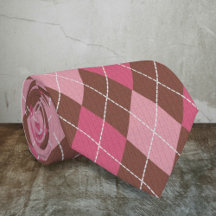 Rosa und braune Diamanten - Argyle-Muster gestickt