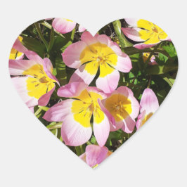 Rosa und gelbe Blumen Herz-Aufkleber