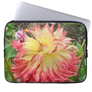Rosa und gelbe Dahlia Laptopschutzhülle