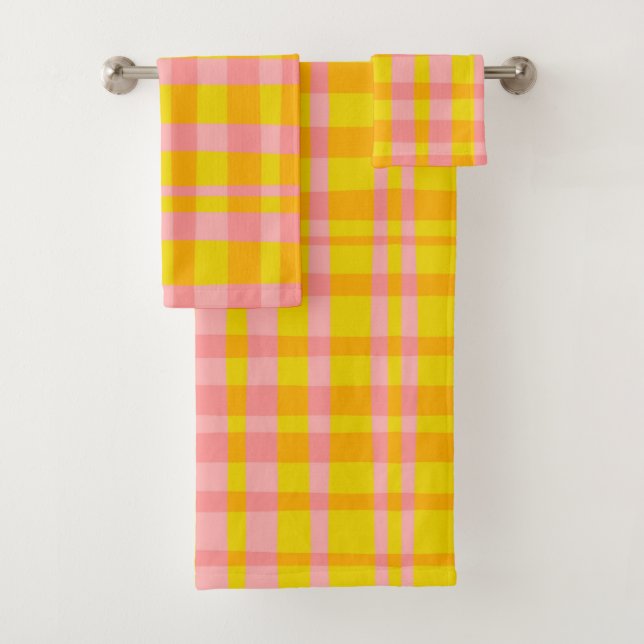 Rosa und gelbe Gingham-Retro Badhandtuch Set (Insitu)