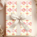Rosa und gelbe Himmelsdusche Geschenkpapier<br><div class="desc">Feiern Sie die bevorstehende Ankunft mit diesem bezaubernden Baby Duschpapier mit einem traumhaften pastellfarbenen Himmel voller rosa und gelber Monde,  Sterne und flauschiger Wolken. Dieses charmante Design verleiht jedem Baby-Duschgeschenk eine Touch von Laune und Wärme.</div>