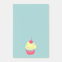 Rosa und gelber Kuchen oben mit Kirsche